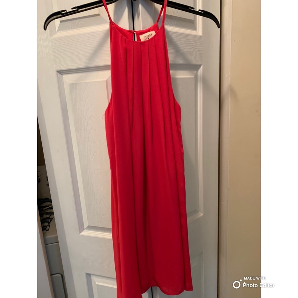 EVERLY SIZE LARGE HOT PINK FLOWY DRESS